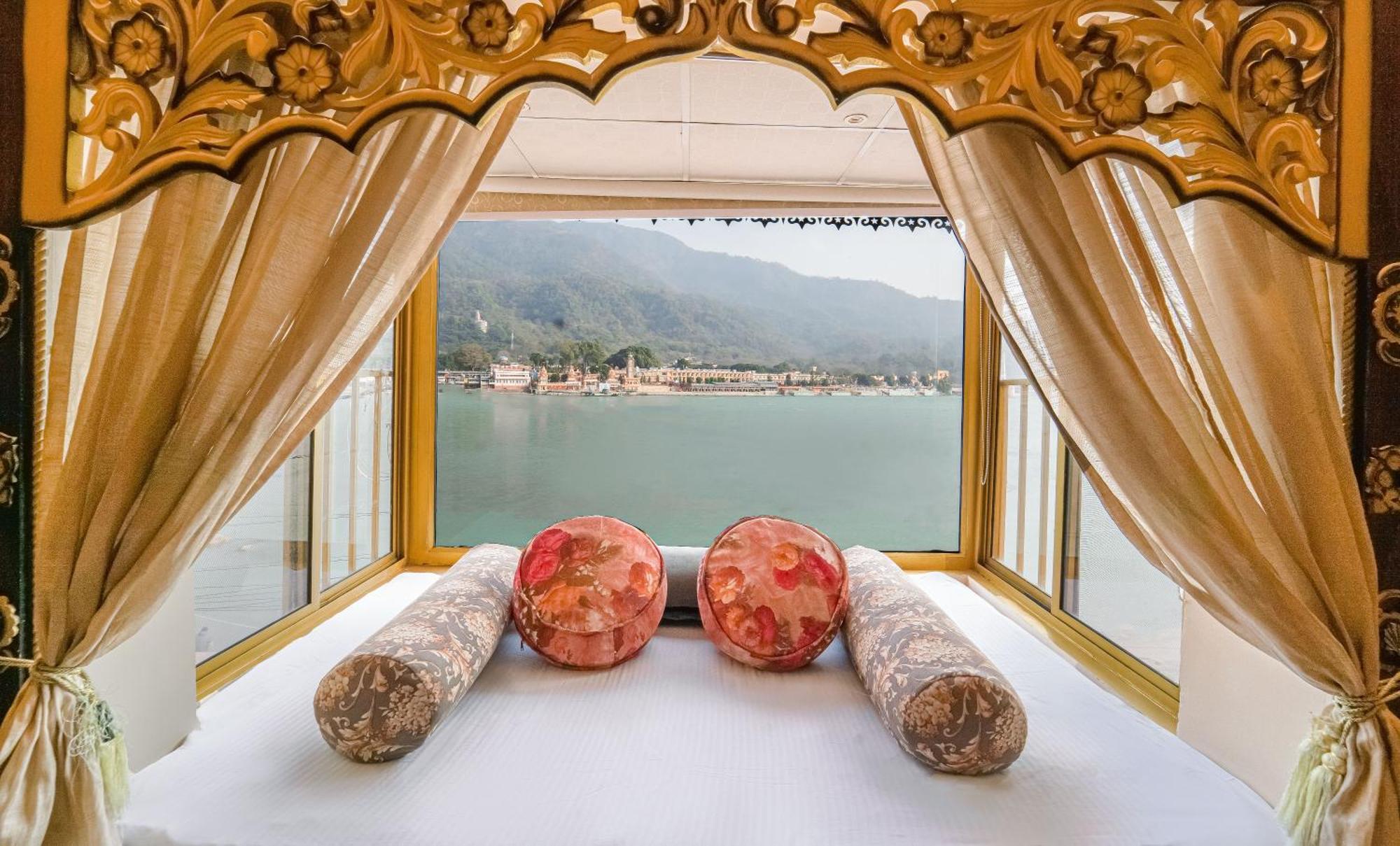 The Neeraj Ganga Heritage Palace Rishikesh Bagian luar foto