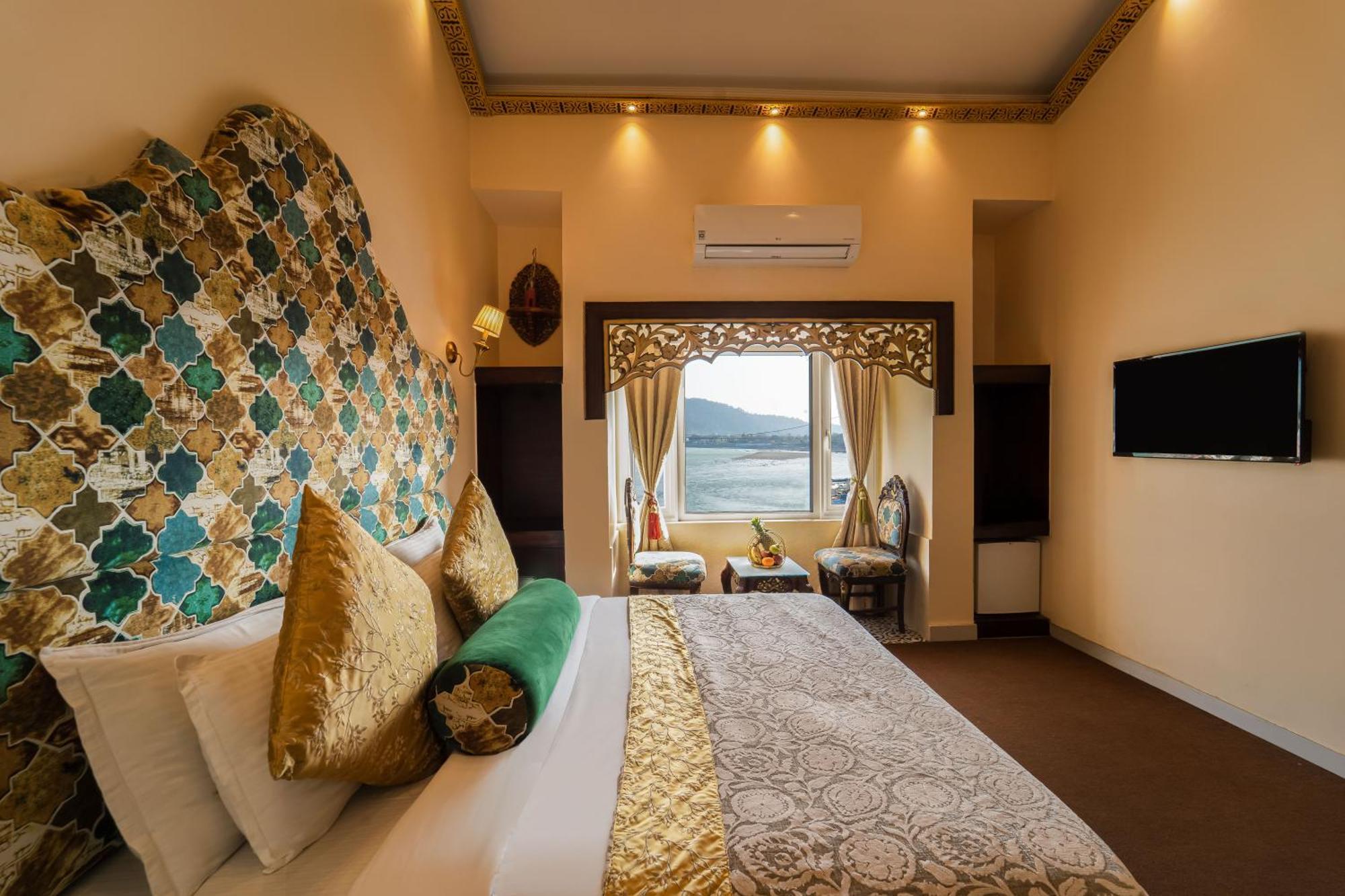 The Neeraj Ganga Heritage Palace Rishikesh Bagian luar foto