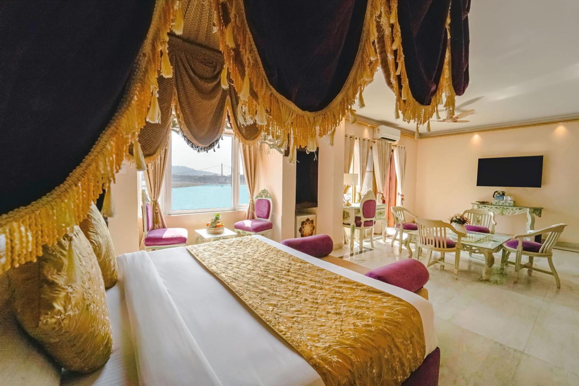 The Neeraj Ganga Heritage Palace Rishikesh Bagian luar foto