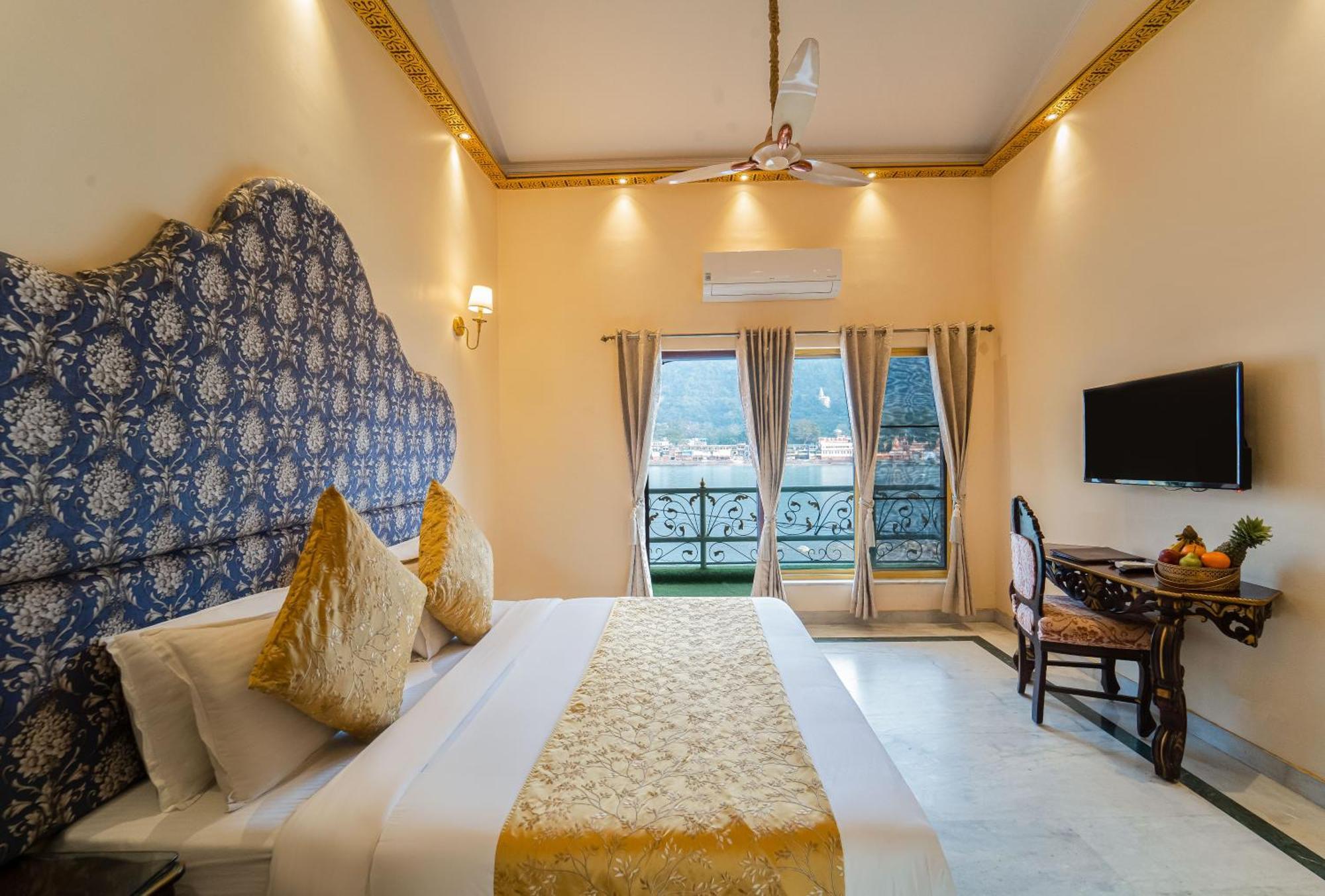 The Neeraj Ganga Heritage Palace Rishikesh Bagian luar foto