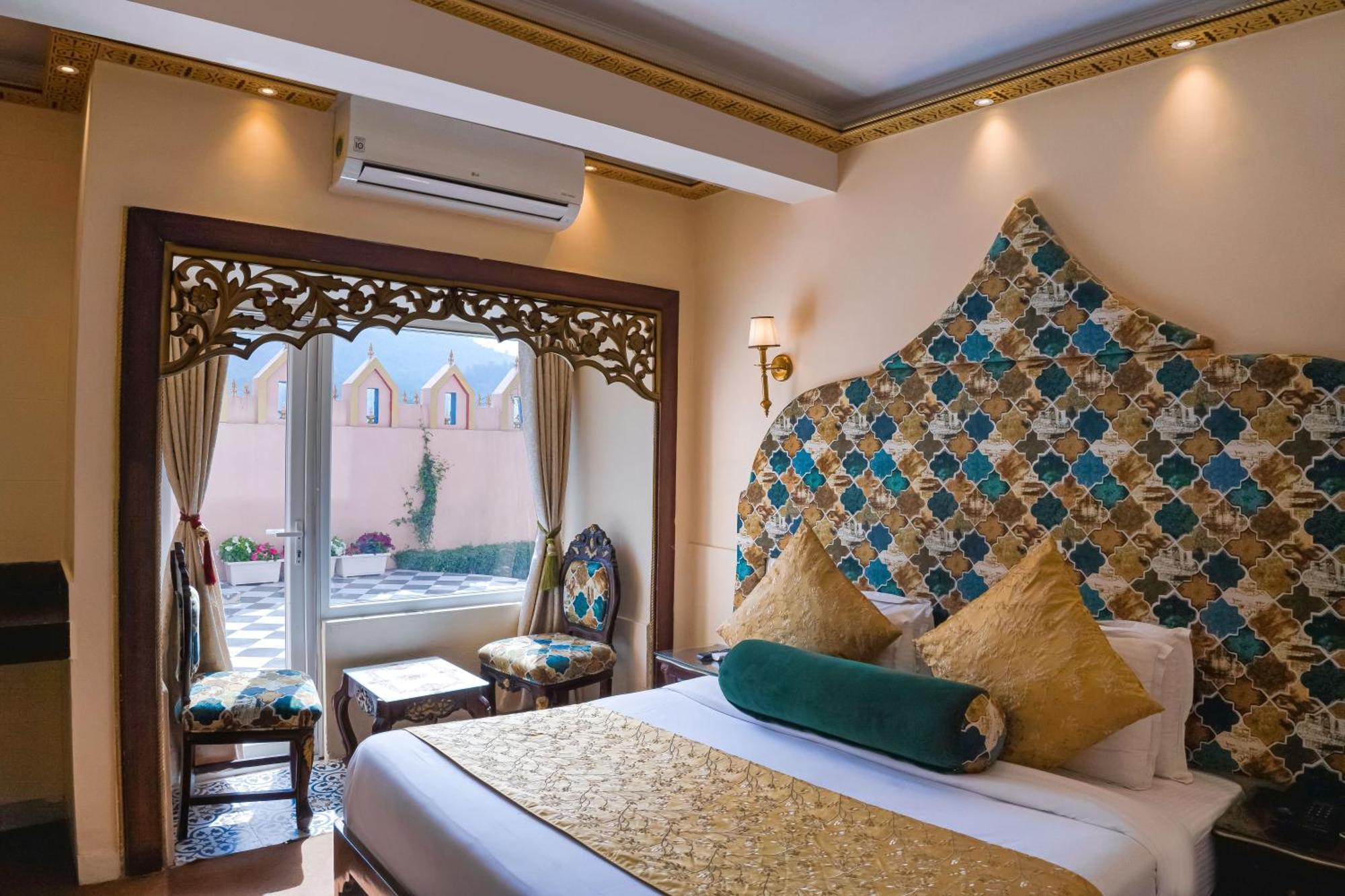 The Neeraj Ganga Heritage Palace Rishikesh Bagian luar foto
