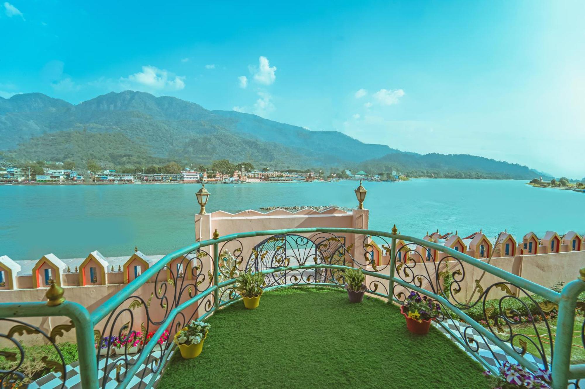 The Neeraj Ganga Heritage Palace Rishikesh Bagian luar foto